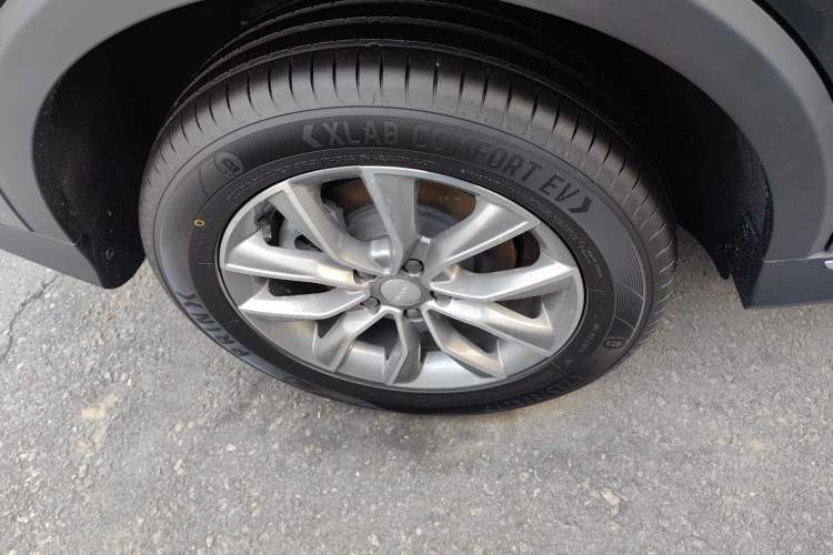 Used Roewe RX5 2025 PLUS 330TGI Automatic Trendsetting Smart Edition Right Rear Wheel Hub