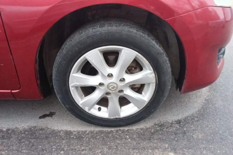 Used Nissan Tiida 2011 1.6L CVT Smart Version Right Front Wheel Hub