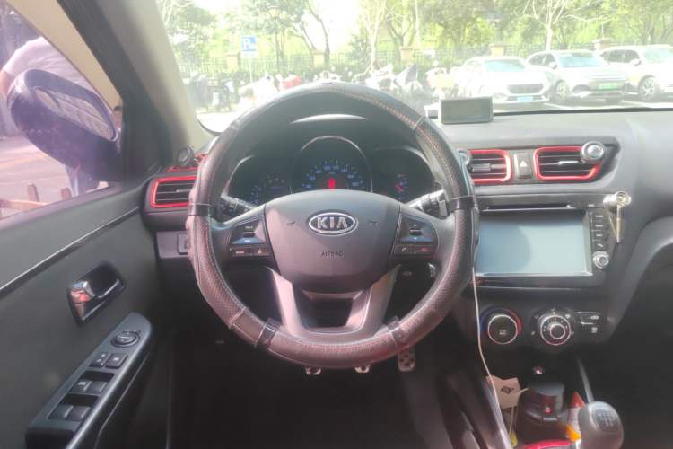 Used Kia K2 2012 Sedan 1.4L MT TOP Commemorative Edition