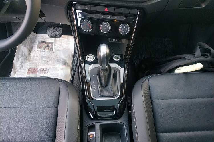 Used Volkswagen T-ROC 2021 280TSI DSG Two-Wheel Drive Comfort Connect Edition