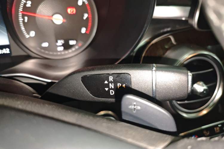 Used Mercedes-Benz GLC 2016 GLC 260 4MATIC Luxury Model
