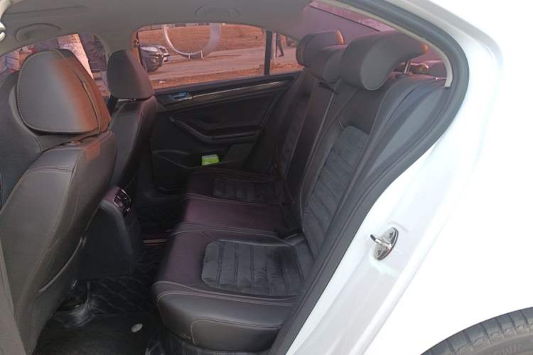 Used Volkswagen Sagitar 2017 230TSI Automatic Luxury Edition
