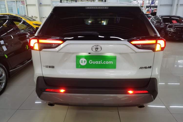 Used Toyota RAV4 2021 2.0L CVT Two-Wheel Drive Fashion PLUS Edition