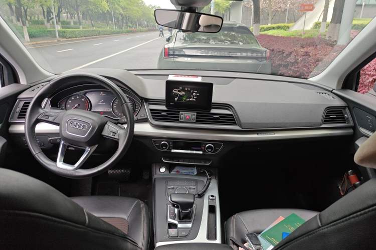 Used Audi Q5L 2020 40 TFSI Prestige Edition Center Console