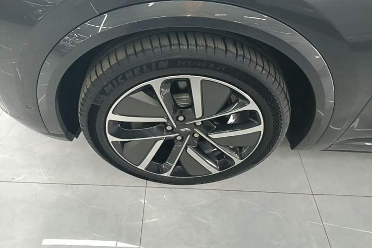 Used Li Auto L9 2024 Ultra Model
