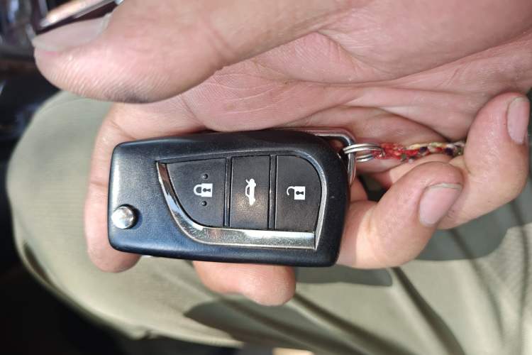 Used Toyota Camry 2015 2.0G Luxury Edition
