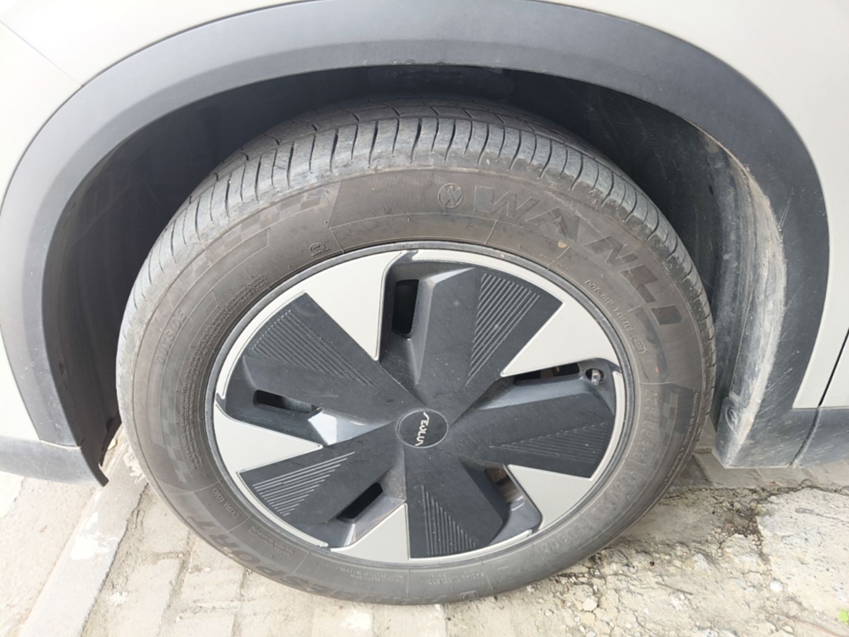 Dongfeng Aeolus L7 New Energy 2024 205 Air — снимка 10