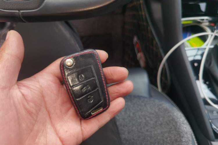 Used Skoda Kodiaq 2019 Facelifted TSI330 7-Seater Two-Wheel-Drive Luxury Enjoyment Edition China VI Standard Vehicle Key