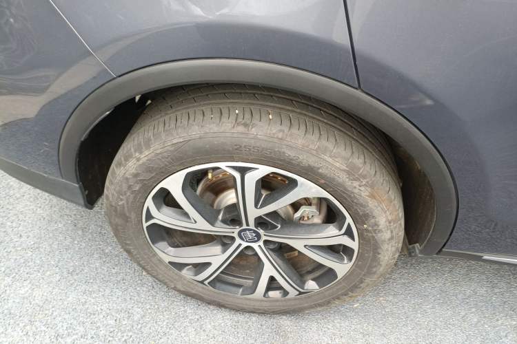 Used BYD Tang New Energy 2025 Intelligent Driving Version DM-i 115KM Flagship Edition Right Rear Wheel Hub