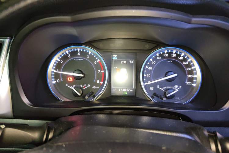 Used Toyota Highlander 2018 2.0T Four-Wheel Drive Prestige Version 7 Seats China V Emission Standard Instrument Cluster