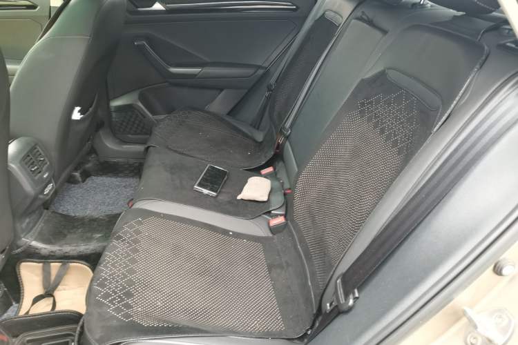 Used Volkswagen T-ROC 2018 280TSI DSG Four-Wheel Drive Comfort Version China V Standard Left Rear Seat