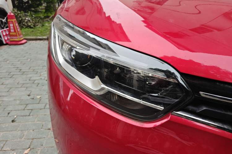 Used Renault Kadjar 2016 2.0L Two-Wheel Drive Prestige Edition Right Front Headlight