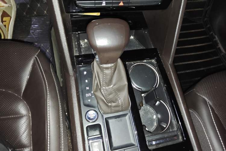 Used Volkswagen Teramont 2017 330TSI Two-Wheel-Drive Luxury Edition Gear Lever