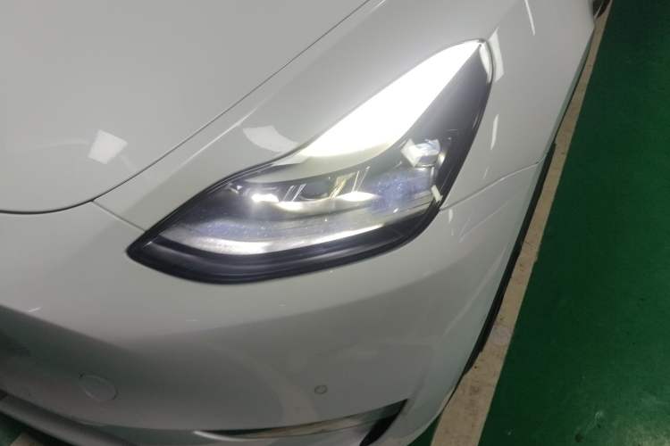 Used Tesla Model Y 2022 Long-Range All-Wheel-Drive Version