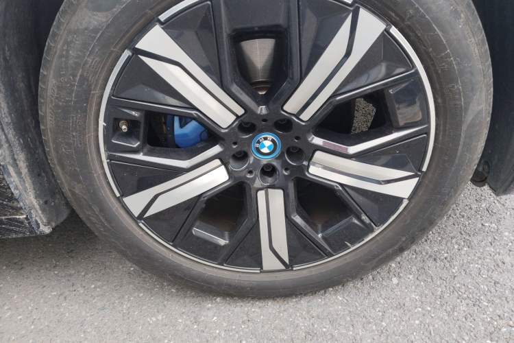 Used BMW iX 2022 xDrive40 Right Front Wheel Hub