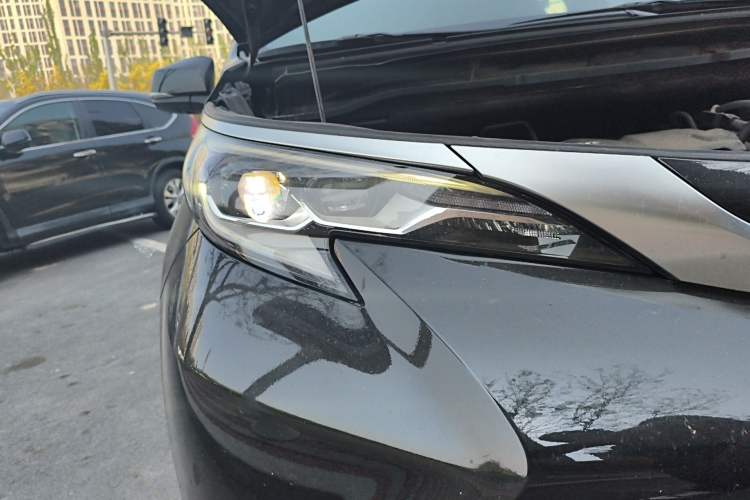 Used Toyota SIENNA 2021 2.5L Hybrid Platinum Edition