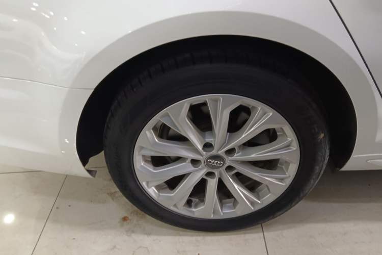 Used Audi A4L 2019 40 TFSI Ambition China VI
