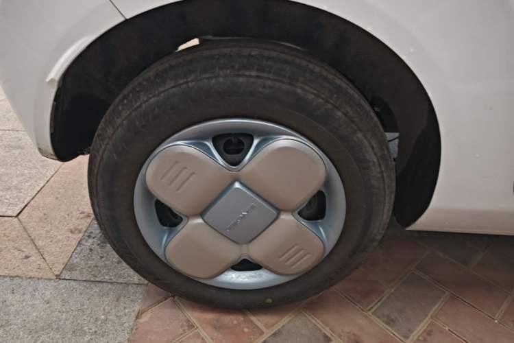 Used Geely Galaxy Panda 2024 Facelifted Panda Mini 200km Dragon Edition Right Rear Wheel Hub