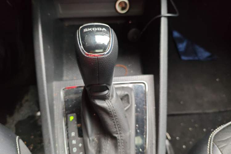 Used Skoda Kamiq 2018 1.5L Automatic Comfort Edition China VI Standard Gear Lever