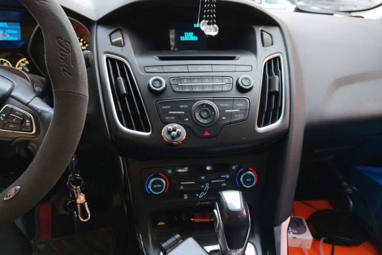 Used Ford Focus 2015 Sedan 1.6L Automatic Trend Model
