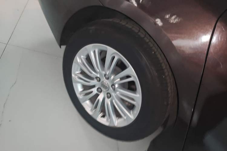 Used Buick LaCrosse 2016 20T Leading Model Right Rear Wheel Hub