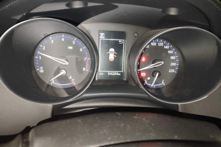 Used Toyota C-HR 2018 2.0L Elite Version China VI Standard Odometer Close Up