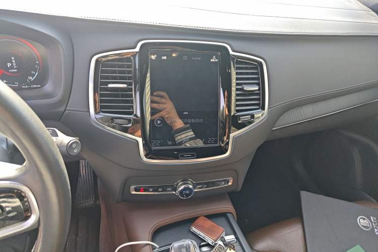 Used Volvo XC90 New Energy 2022 E-Drive Hybrid T8 Luxury Flagship 7-Seater