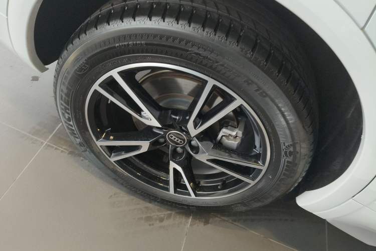 Used Audi Q5L 2024 40 TFSI Fashion Dynamic Model
