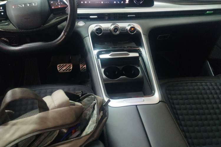 Used EXEED Lingyun 2024 300T Two-Wheel Drive Starlight Edition Gear Lever