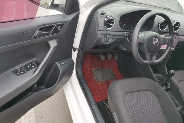 Used Volkswagen Jetta 2017 1.4L Manual Fashion Edition Driver Seat