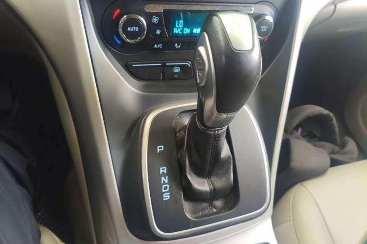 Used Ford Kuga 2013 2.0L GTDi Four-Wheel-Drive Elite Model
