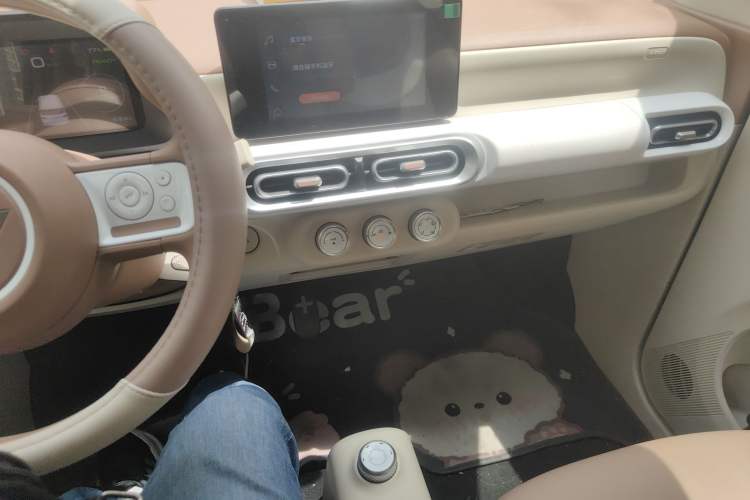 Used Wuling Hongguang MINIEV 2024 3rd Generation 215km Advanced Version
