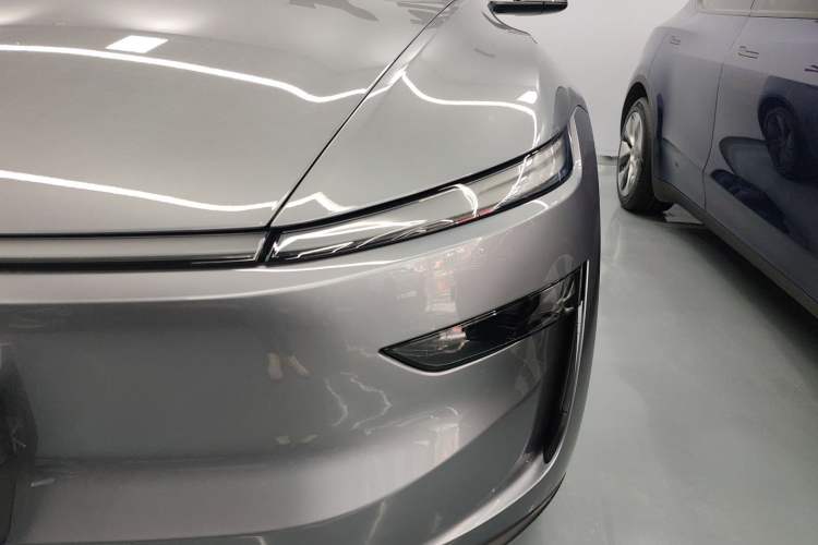 Used Tesla Model Y 2025 Long-Range All-Wheel Drive First Edition