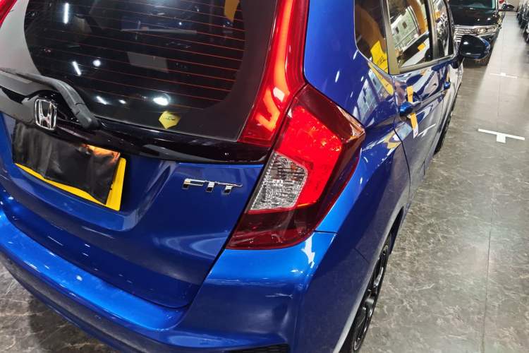 Used Honda Fit 2016 1.5L LX CVT Comfort Model
