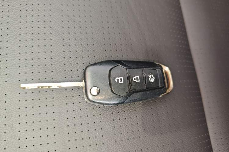 Used Ford Escort 2017 Happiness Edition 1.5L Automatic Fashion Version Vehicle Key