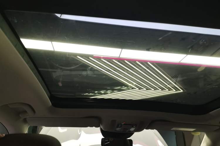 Used Mercedes-Benz GLE 2024 Refreshed GLE 350 4MATIC Stylish Edition Headliner