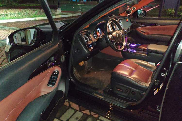 Used Toyota Crown 2015 2.0T Fashion Edition
