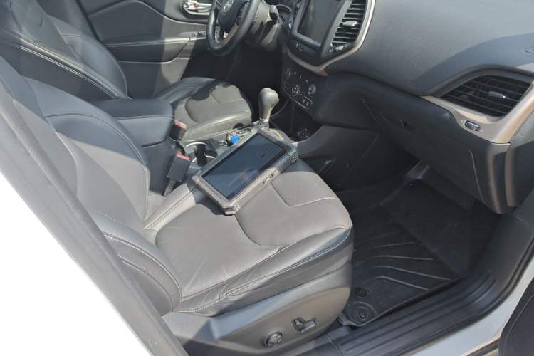 Used Jeep Cherokee 2016 2.0L Superior Edition
