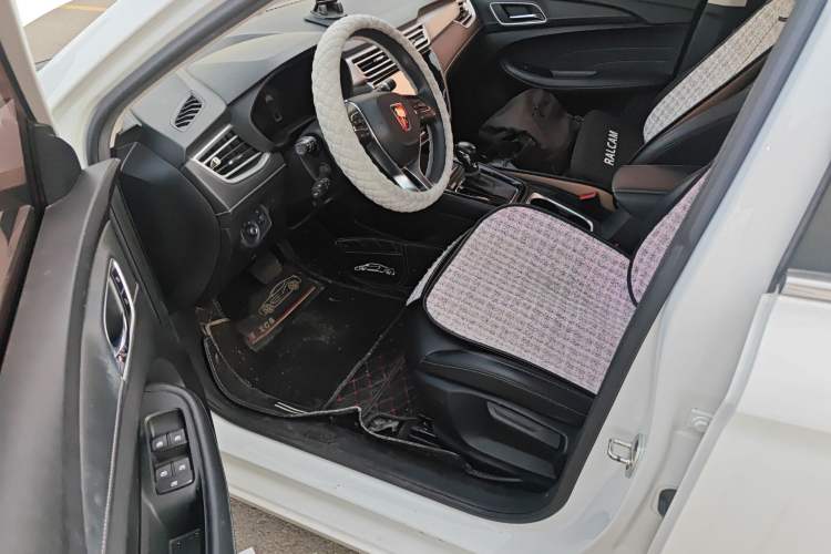 Used Roewe i5 2020 1.5L Automatic 4G Connect Luxury Flagship Edition Driver Seat