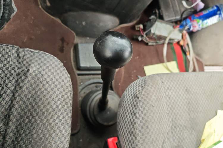 Used Iveco Daily 2017 2.5T A35 Low-Roof 5-7 Seater Passenger Van 47Z5