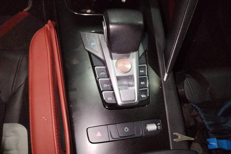 Used BYD Song Pro 2019 1.5T Automatic Luxury Model Gear Lever