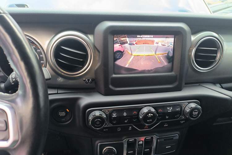 Used Jeep Wrangler 2020 2.0T automatic four-door parallel imported vehicle
