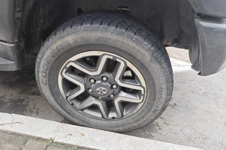 Used BAIC Off-Road BJ40 2016 40L 2.3T Automatic All-Wheel Drive Premium Edition
