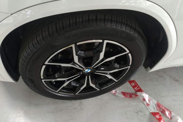 Used BMW X4 2022 xDrive 25i M Sport Package Exterior 4