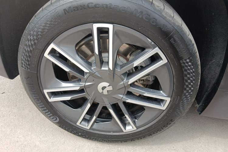 Used Nio EC6 2020 430 km Sport Version Right Rear Wheel Hub