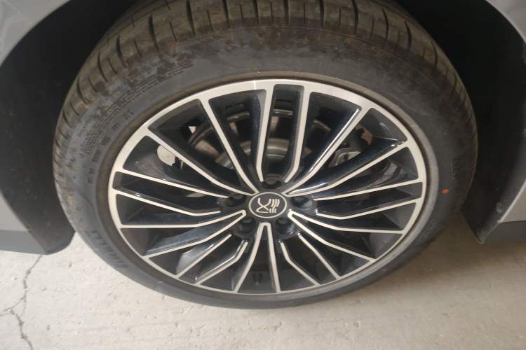 Used BYD Han 2025 DM-i Intelligent Driving Edition 125KM LiDAR Flagship Model
