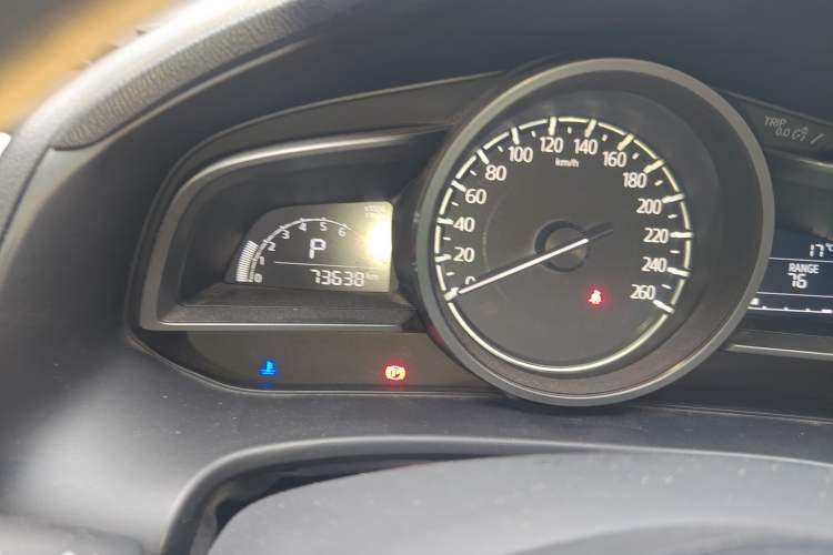 Used Mazda 3 Axela 2017 Sedan 1.5L Automatic Luxury Model Emission Standard China V Odometer Close Up