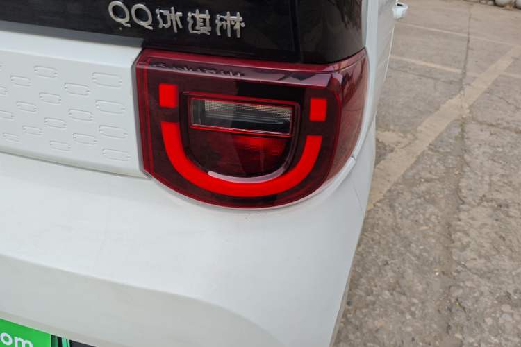 Used Chery QQ Ice Cream 2022 170km Sundae Phosphate Lithium-Ion
