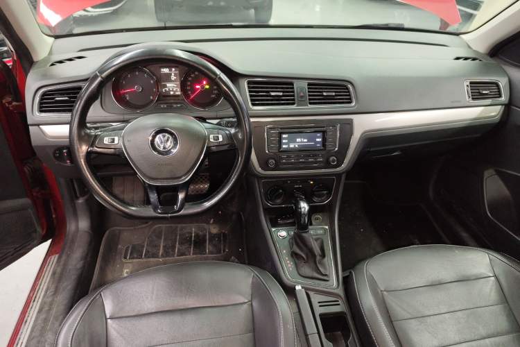 Used Volkswagen Lavida 2017 1.6L Automatic Comfort Edition Center Console