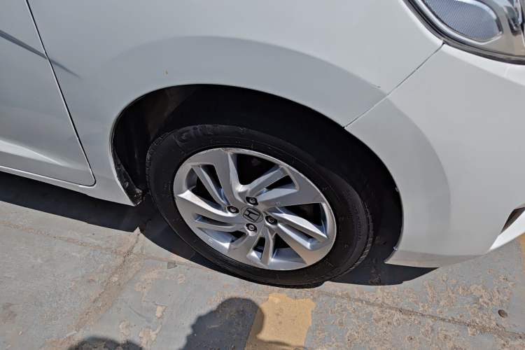 Used Honda Fit 2014 1.5L SE CVT Fashion Model Right Front Wheel Hub